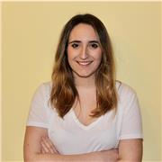 Estudiante de fisioterapia imparte clases de biología